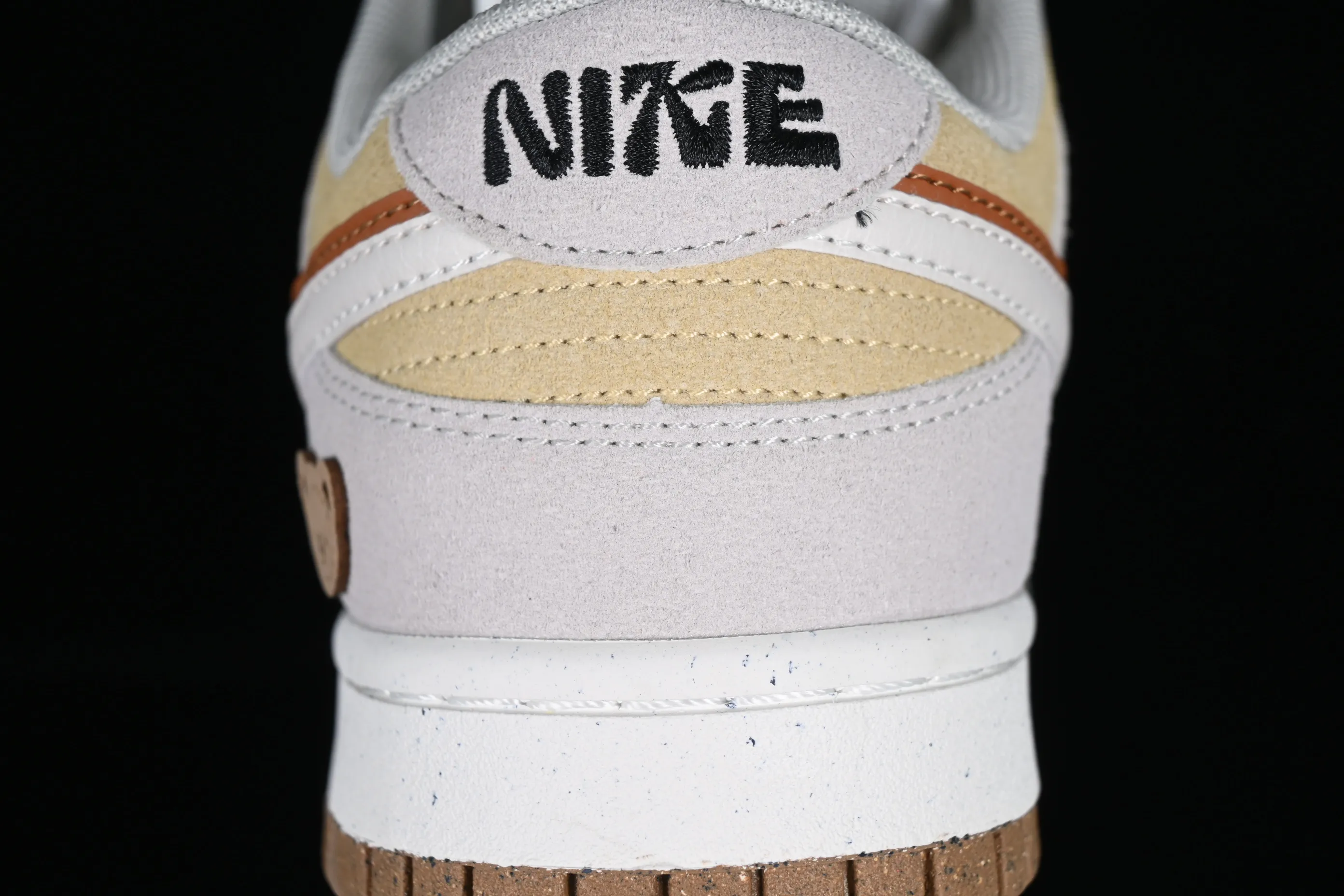 All Categories Nk SB Dunk Series Nk SB Dunk Low Low-top sneakers Cost-effective version Nk SB Dunk Low "85" double hook SB low-top sports and leisure sneakers DO9457-109